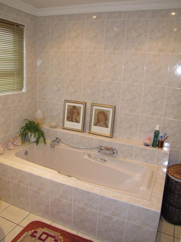 3 Bedroom Property for Sale in Blomtuin Western Cape